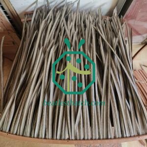 Tuiles de toit en chaume de gazebo de jardin extérieur