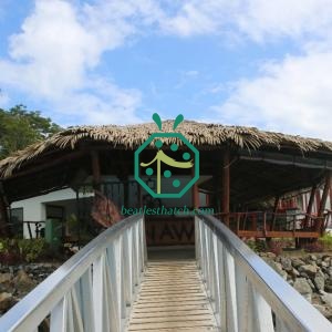 Imitation tiki hut thatching palm roofing