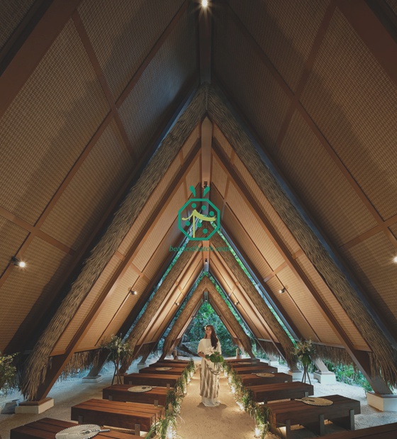 Projet de plafond en tapis de bambou artificiel à El Nido, Palawan, Philippines