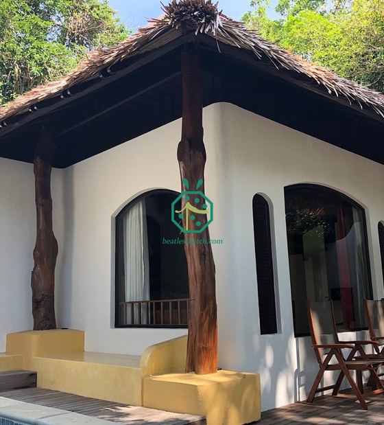 Toiture en chaume artificielle pour hôtel de villégiature sur une île de Thaïlande